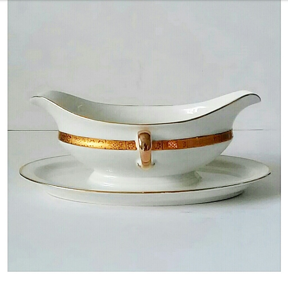 Hutschenreuther Selb Gold Encrusted Gravy Bowl